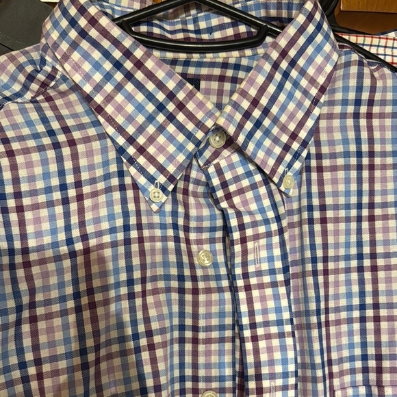 4 Button Down Shirts - Picture 3 of 12